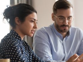 5 أفكار ذكية لمساعدة زوجك حين يواجه الضغوطات