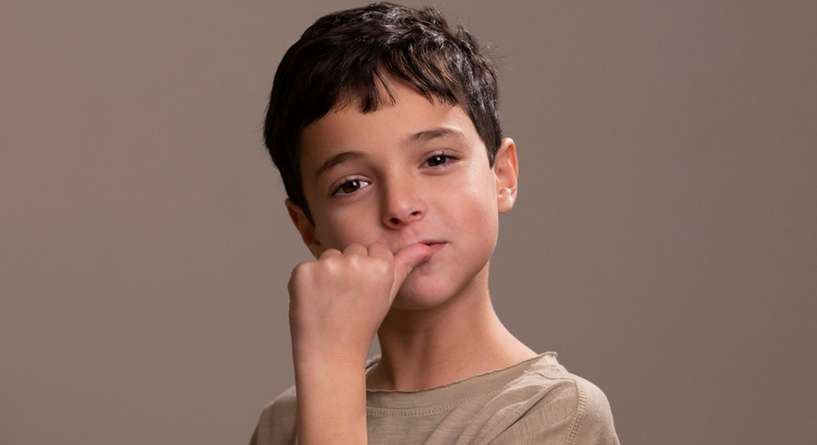 كيف تواجهين عادات طفلك السيئة؟