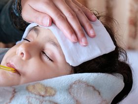 متى يكون ارتفاع درجة الحرارة خطير عند الأطفال؟