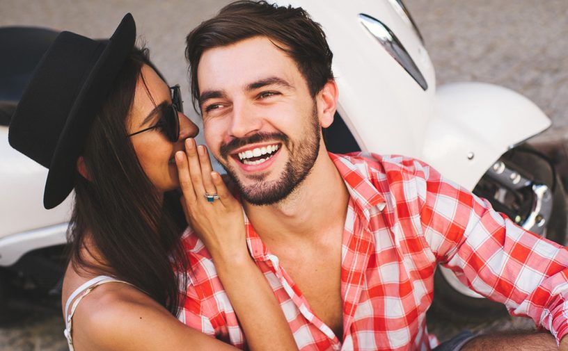 علامات تدل على اشتهاء المرأة للرجل