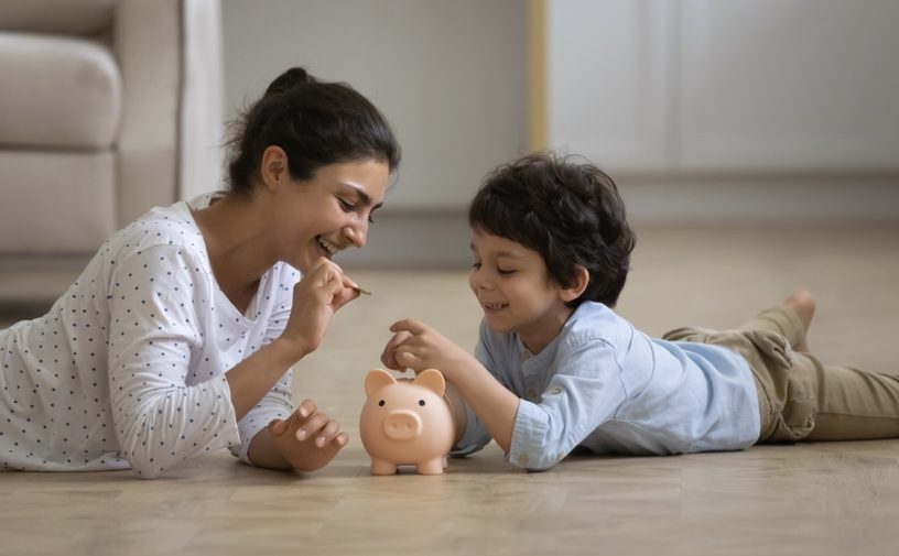 أهمية الوعي المالي للطفل