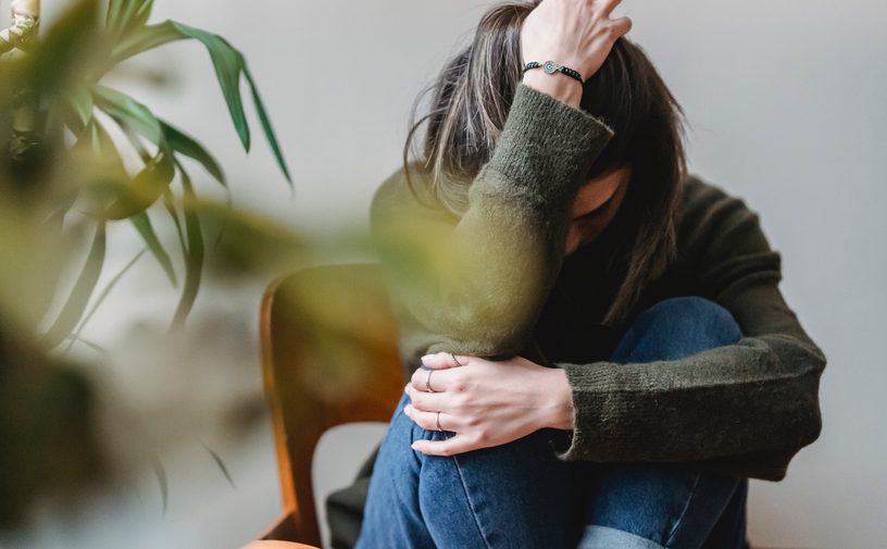 اسباب الأمراض النفسية عند النساء وطرق العلاج