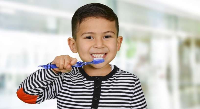 نصائح في اختيار فرشاة أسنان للأطفال