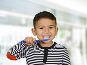 نصائح في اختيار فرشاة أسنان للأطفال