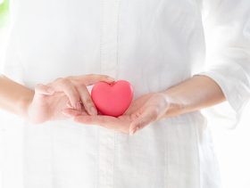 تجربتي في تنظيف الرحم وقت الدورة