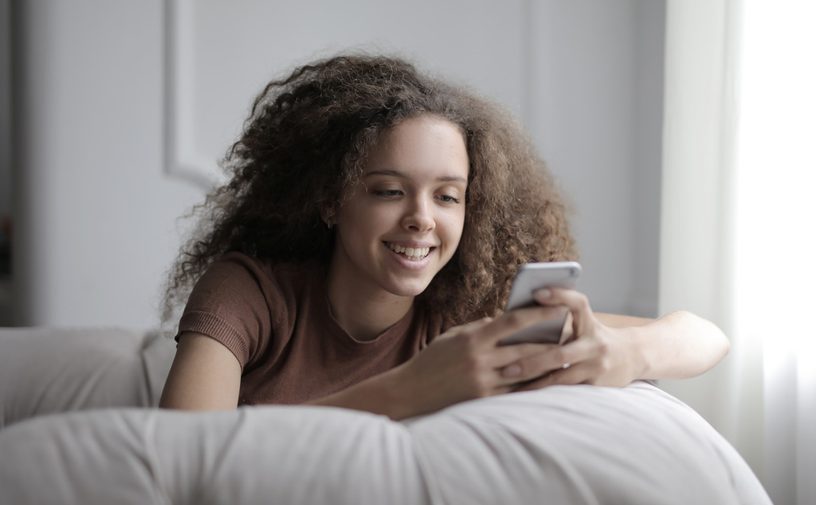 تجارب تظهر أن حصر استخدام وسائل التواصل بـ30 دقيقة يومياً يعزز الصحة العقلية