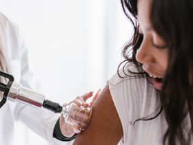 فوائد الحجامة للنساء للتخلص من مشاكل صحية عديدة