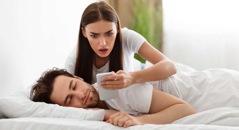 تفسير حلم خيانة الزوج للمرأة الحامل