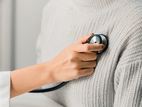 متى تكون دقات القلب خطيرة وما هو معدلها الطبيعي؟