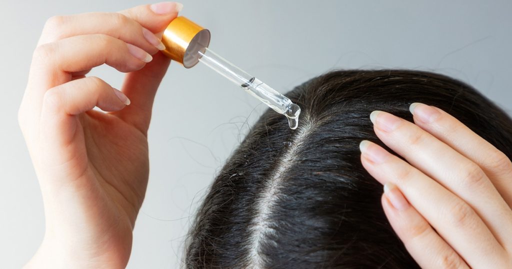 اكتشفي فوائد زيت الزيتون المذهلة للشعر