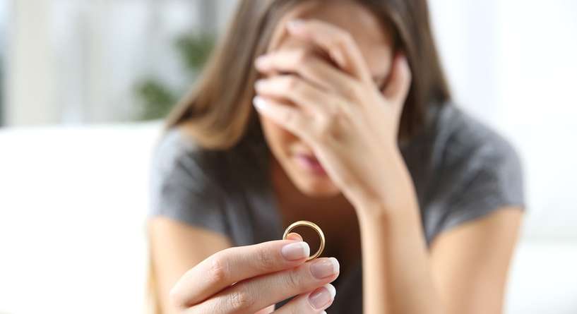 Interpretation of a dream about divorcing someone I know