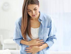 أسباب الغازات في البطن عند النساء