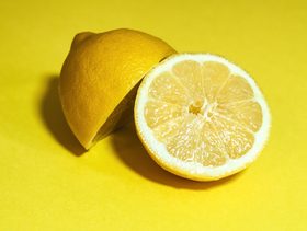 الليمون لتفتيح الركب والاكواع