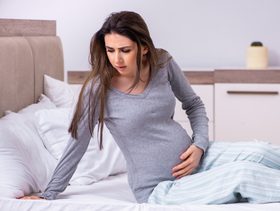 هل تضر التقلصات الرحمية الجنين