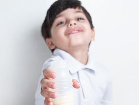 كيفية اختيار شرب مكمل غذائي للأطفال وأبرز فوائده