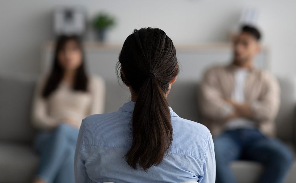 محاولة الصلح بين زوجين قبل طلاقهما