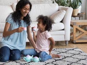 رغم حقائقها المعروفة: لماذا يترك الاهل أطفالهم يشربون القهوة؟