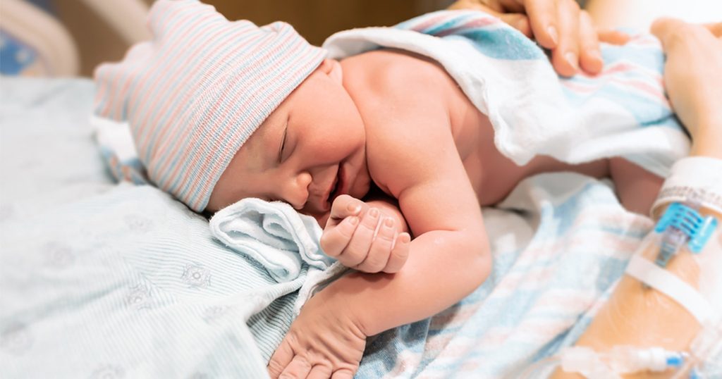 متى تكون الولادة الطبيعية وما هي علامات المخاض؟
