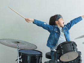 دراسة تكشف تأثير "الدرامز" على الأطفال المصابين بالتوحد