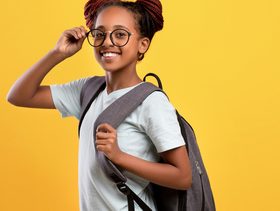 5 طرق يمكن للأهل من خلالها تعزيز الصورة الذاتية لطالب المدرسة الإعدادية