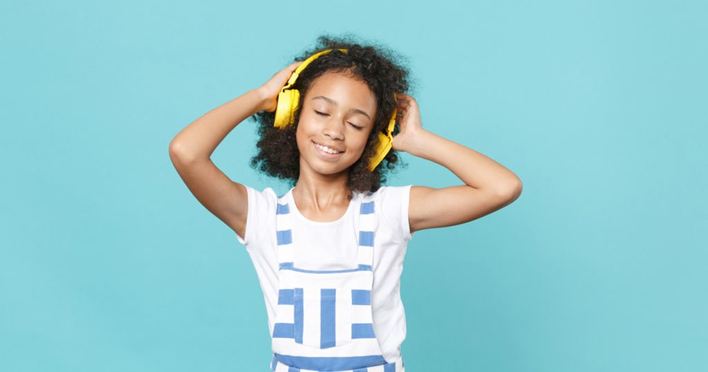 اكتشفي تأثير ايقاعات الموسيقى على الأطفال الذين يعانون صعوبات في التحدث