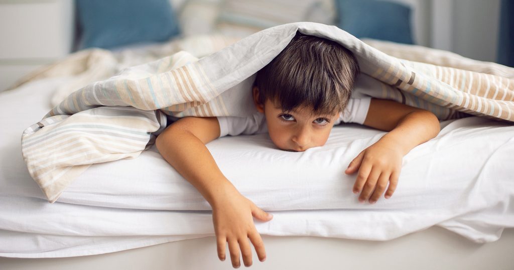 تعرفي على عوارض وتأثيرات نقص فيتامين د عند الأطفال