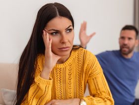 التعامل مع الزوج العصبي في الحب