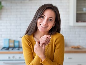 تنظيم دور الأم في المنزل