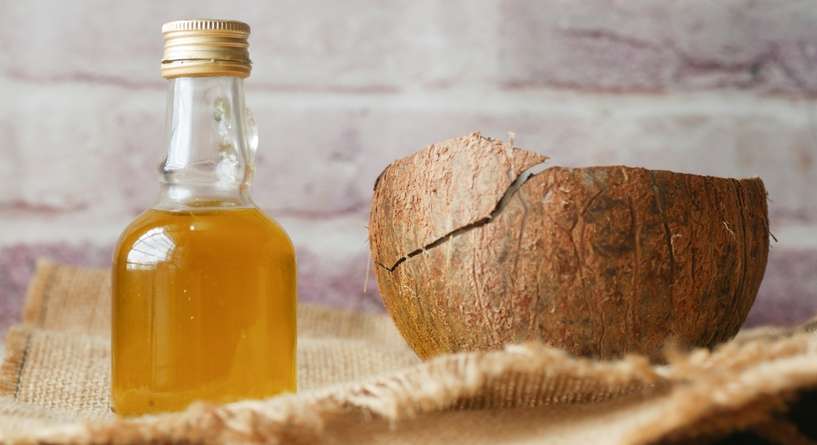 زيت جوز الهند للأسنان