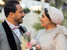 صاحب أغنية بابا فين يعلن خطوبته