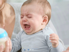 ما هي حساسية اللاكتوز عند الرضّع؟