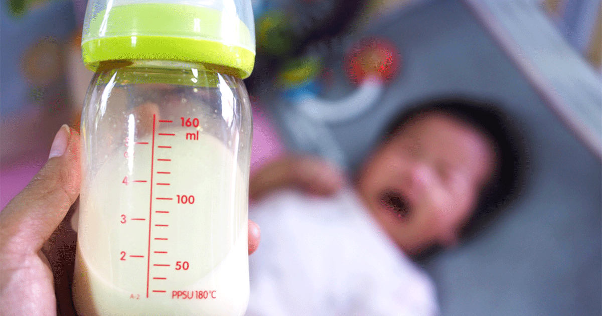 كيفية التعامل مع الطفل المصاب بحساسية الحليب