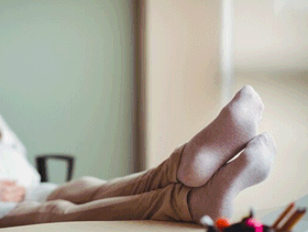 متى يكون تورم القدمين خطر للحامل