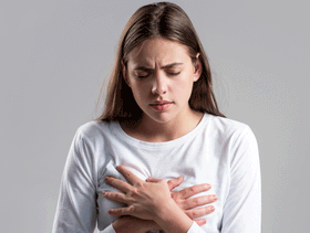 كم يوم قبل الدورة يبدأ ألم الثدي؟