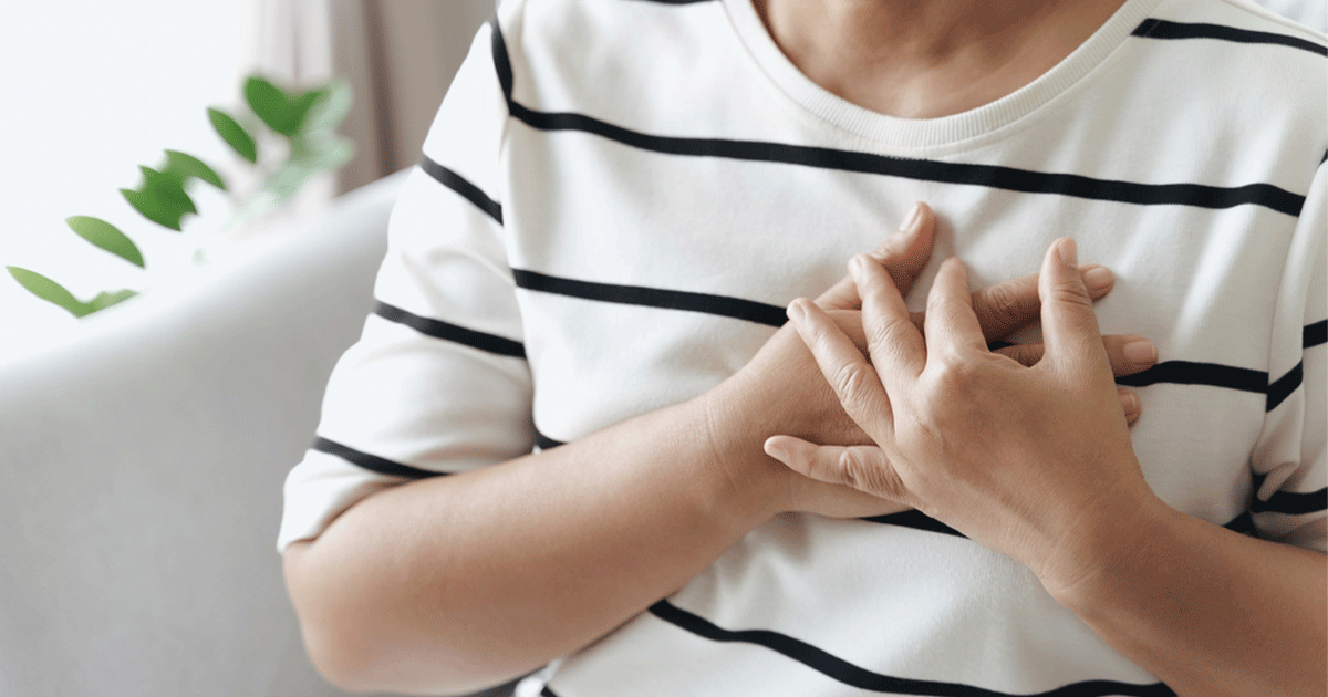 السبب وراء ألم الصدر قبل الدورة