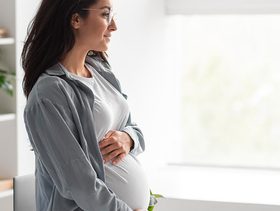 متى أمشي بعد الولادة الطبيعية؟