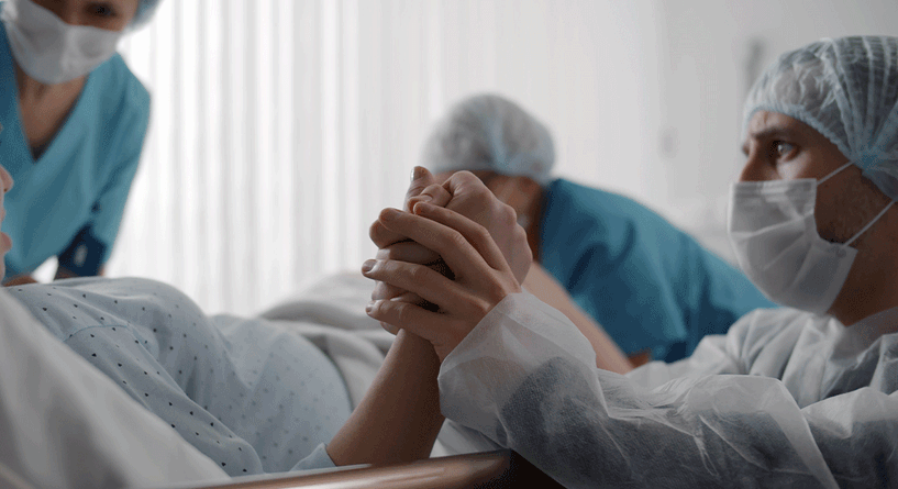 للزّوج: نصائح لتدعمها يوم الولادة من دون إزعاجها