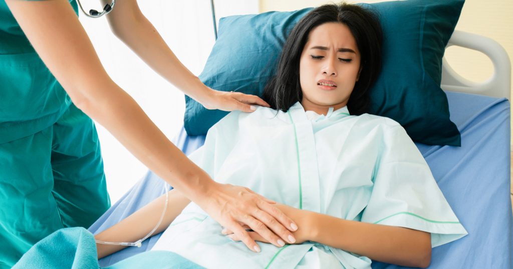 حامل في المستشفى