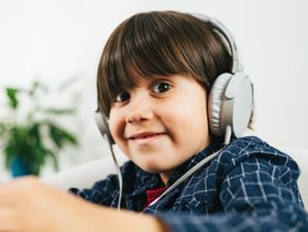 اختبار السمع للأطفال