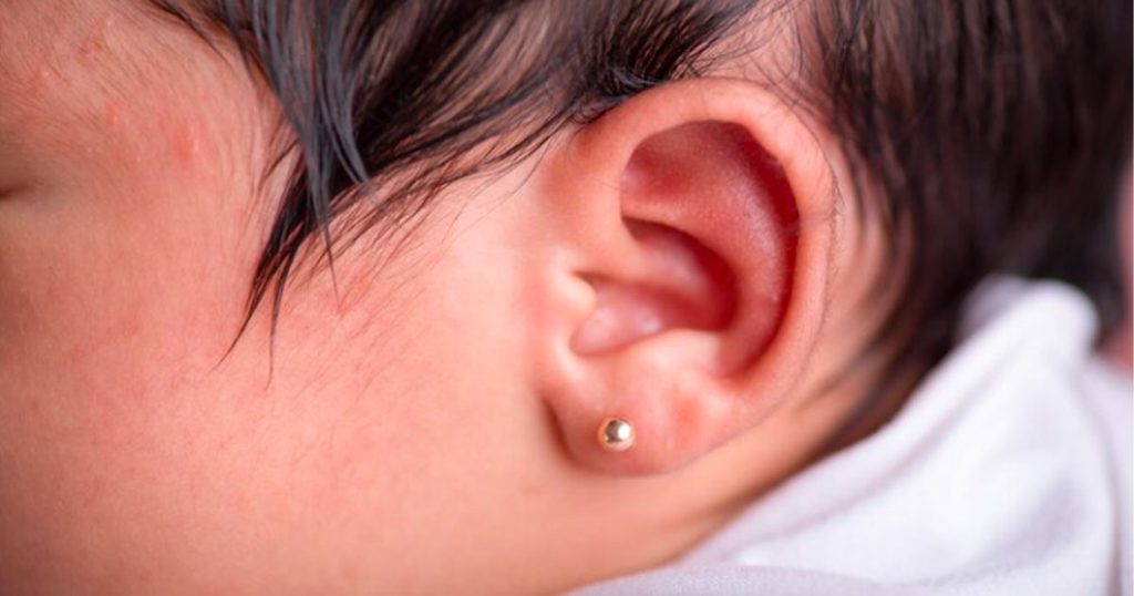 علاج انتفاخ تحت الاذن عند الاطفال في المنزل