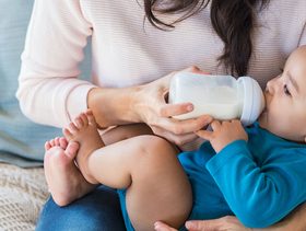 افضل حليب للاطفال اللي عندهم حساسيه من حليب البقر