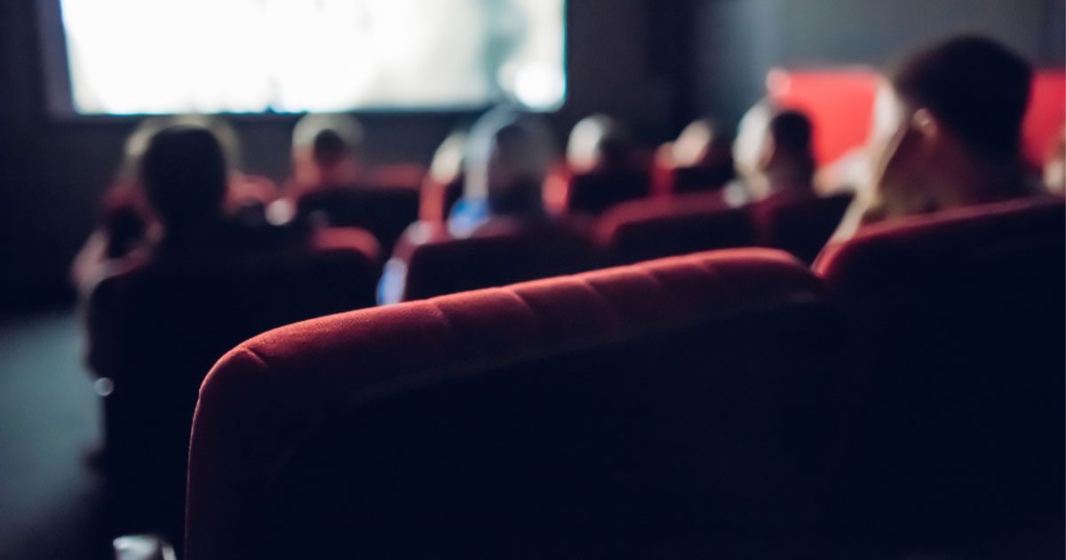 مخاطر دخول السينما مع رضيع