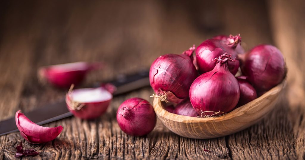 طريقة استخدام البصل تحت القدم للاطفال