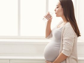 شرب الماء البارد للحامل ونوع الجنين