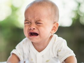 التعامل مع الطفل كثير البكاء