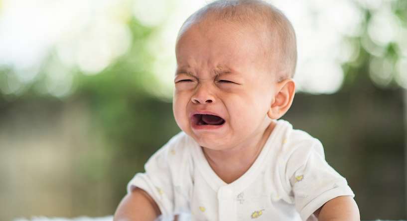 التعامل مع الطفل كثير البكاء