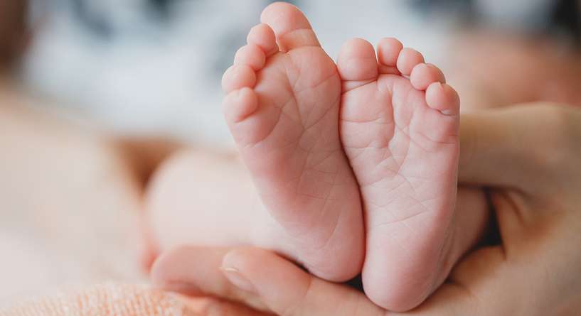في الهند ولادة طفلة بـ 14 إصبعًا و12 قدمًا