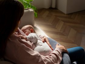 تفسير حلم إرضاع طفل غير طفلي