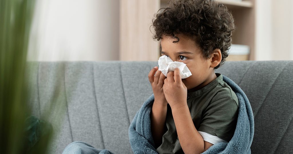 مصدر الصورة: Image by <a href="https://www.freepik.com/free-photo/medical-teleconsultation-sick-patient-home_23988214.htm#query=kids%20flu&position=0&from_view=search&track=ais">Freepik</a>