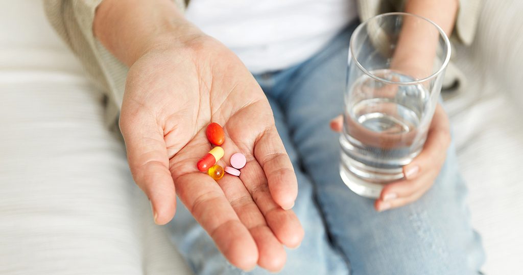 هل يمكن تناول الفيتامينات مع بعضها